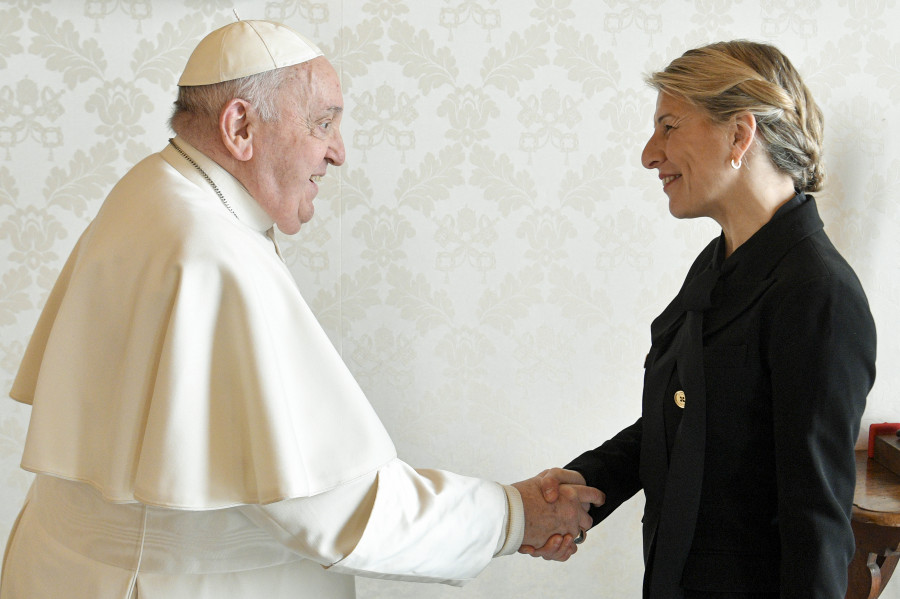 El papa Francisco recibe a Yolanda Díaz en un encuentro "muy cordial y emotivo"