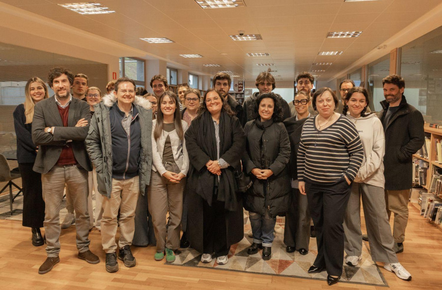 Los alumnos de arquitectura de Cesuga presentan sus TFG a la alcaldesa de Cee