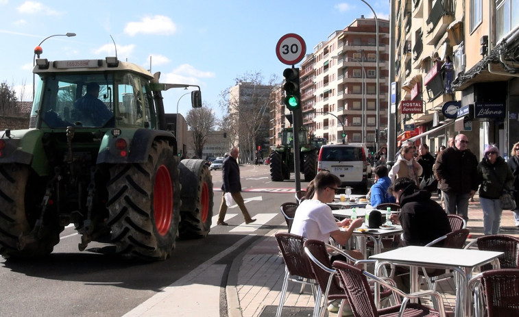 Las tractoradas se extienden por varias provincias y bloquean algunas infraestructuras