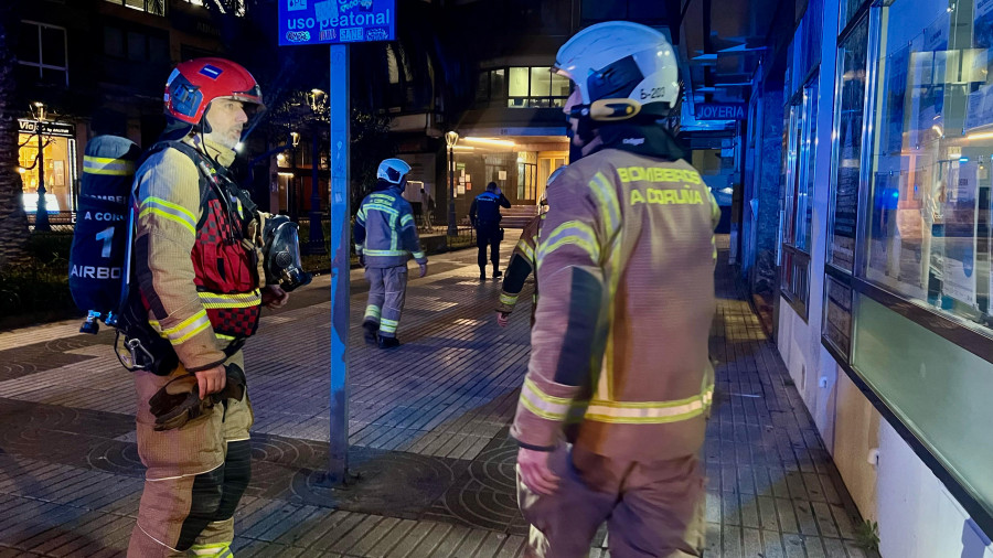 Los Bomberos elaboran un plan de emergencia para los rascacielos más altos de A Coruña