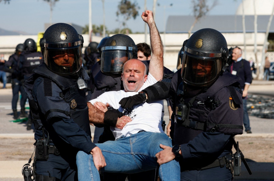 Las protestas del campo se avivan con detenciones y más bloqueos