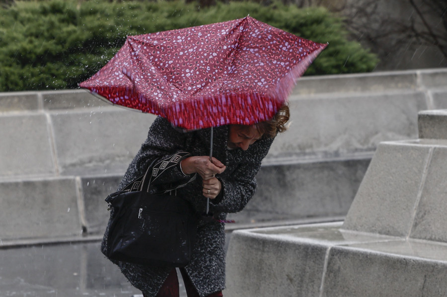 La borrasca Karlotta dejará lluvias y viento fuerte en Galicia