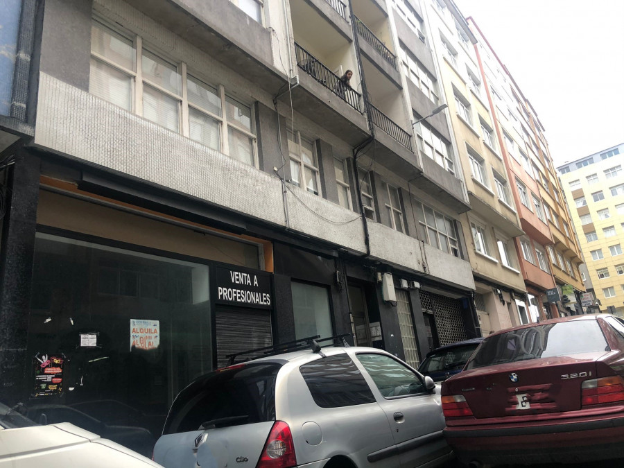 Gritos de socorro y un vecindario en alerta por una sartén al fuego en A Coruña