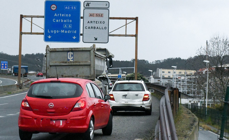 Las incidencias de tráfico en A Coruña amainan al mismo ritmo que 'Karlotta'