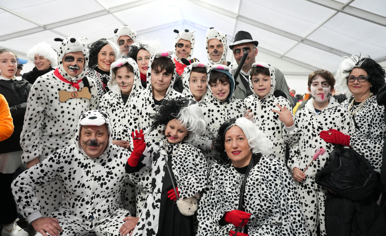 Los niños inauguran las celebraciones más atrevidas en toda la comarca coruñesa