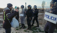 La Policía Nacional carga contra la concentración de transportistas