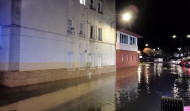 El Mandeo se vuelve a desbordar en Betanzos e inunda la Tolerancia, el puerto y la Ribera