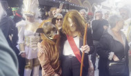 La alcaldesa de A Coruña reina en el Martes de Carnaval disfrazada de jabalí