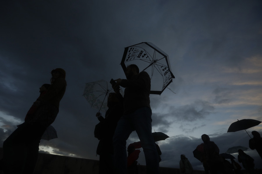 Tras el calor llegan las "lluvias de sangre"