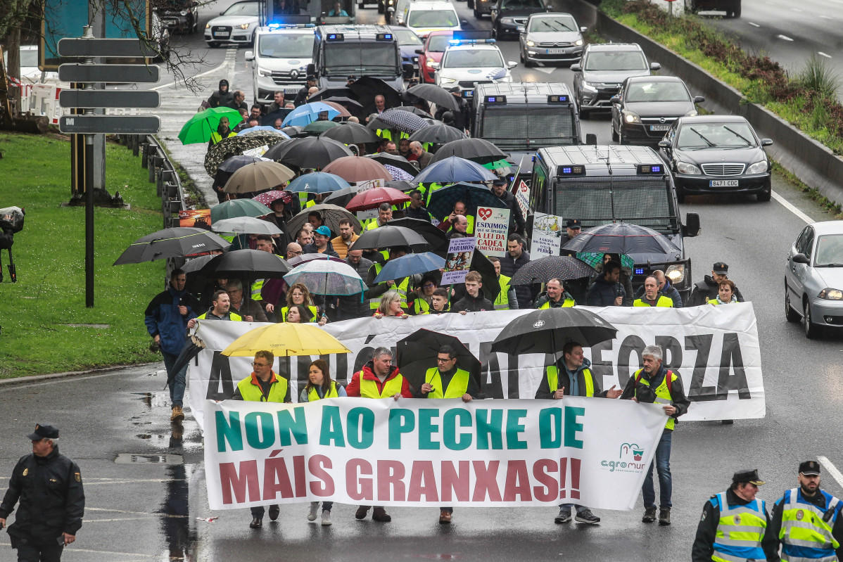 Manifestaciu00f3n de los ganaderos por Alfonso Molina @ Quintana