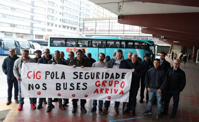 Personal de Arriva en A Coruña alerta del riesgo de accidentes por el estado de los buses