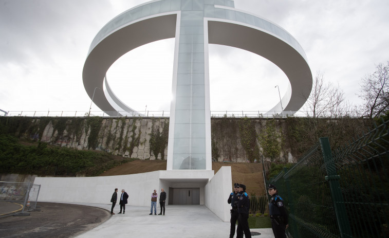 Caballero cifra en 25.000 las personas que visitaron el 'Halo' el primer fin de semana