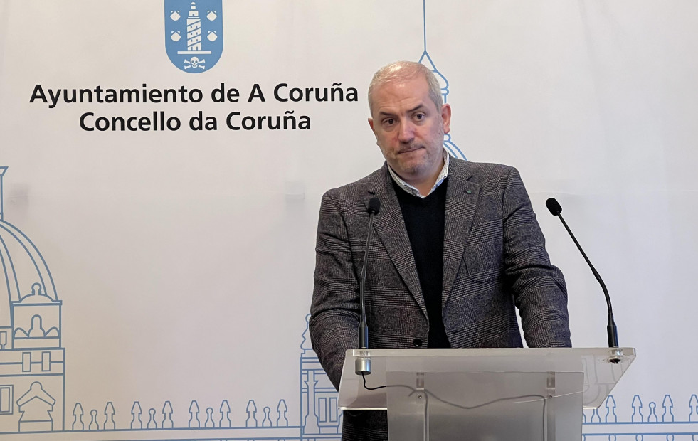 El concejal de Cultura de A Coruña aplaude el movimiento de un empresario para que hubiera fiestas en su barrio