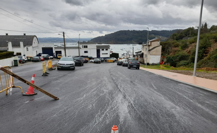 Los coches ‘okupan’ ya el futuro aparcamiento del puerto de Lorbé