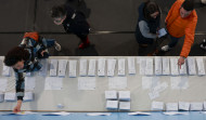 La participación en las elecciones de Galicia roza el 17 % al mediodía