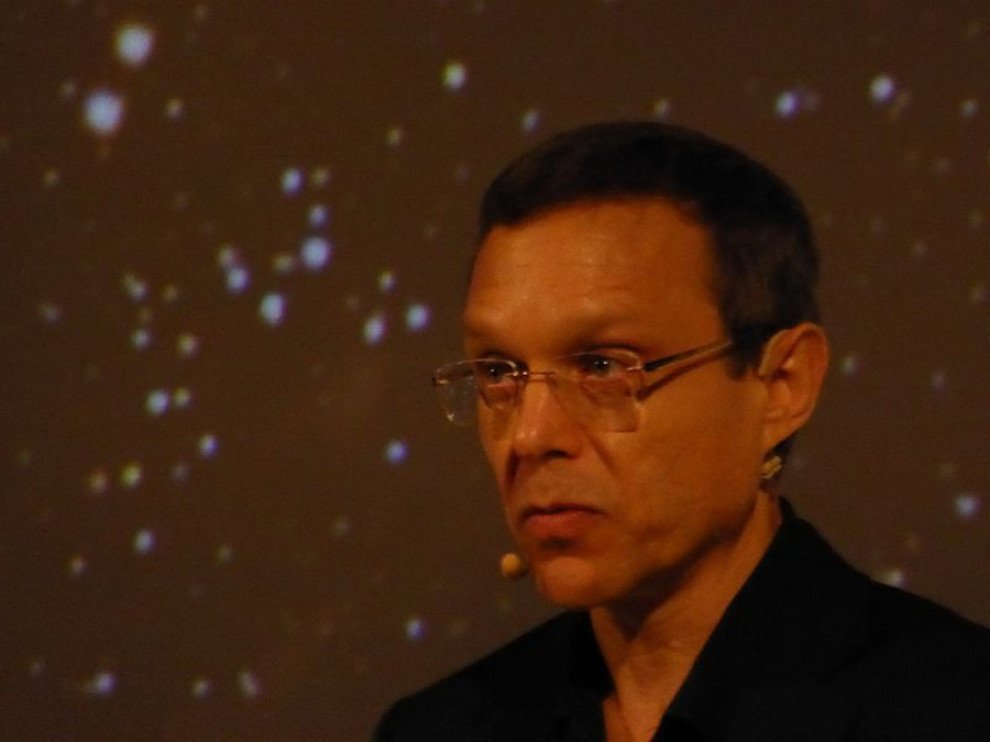 Avi Loeb: “Mi profecía es encontrar objetos que pertenezcan a una civilización extraterrestre cercana la Tierra”