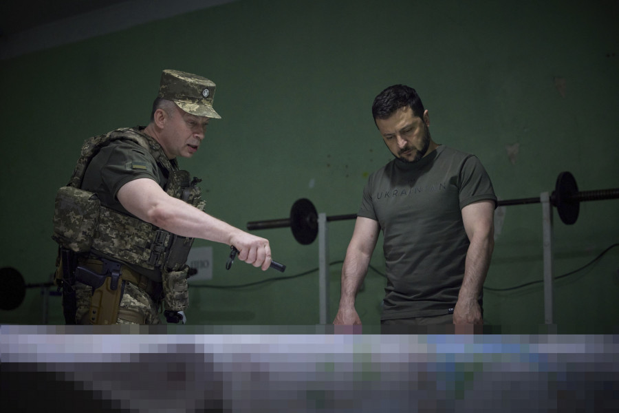Zelenski visita a las tropas ucranianas que defienden Kúpiansk