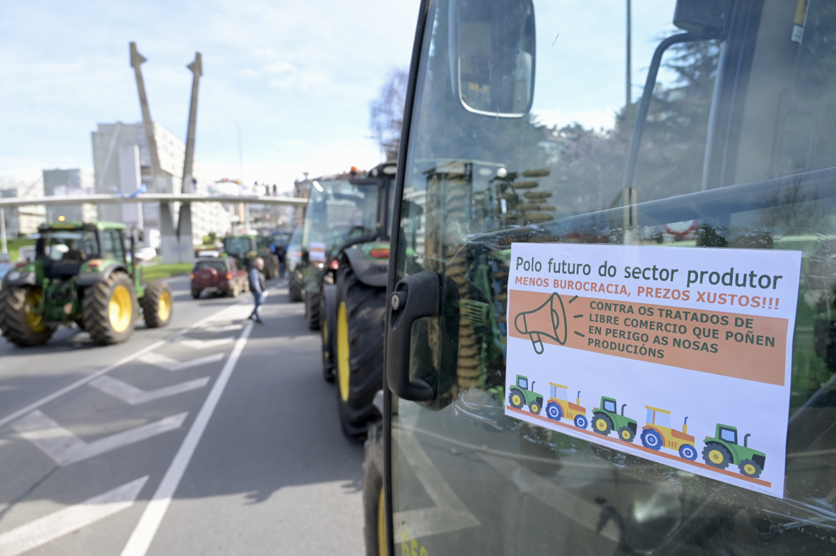 Marcha de tractores en la entrada de A Coruu00f1a @ Javier Alboru00e9s