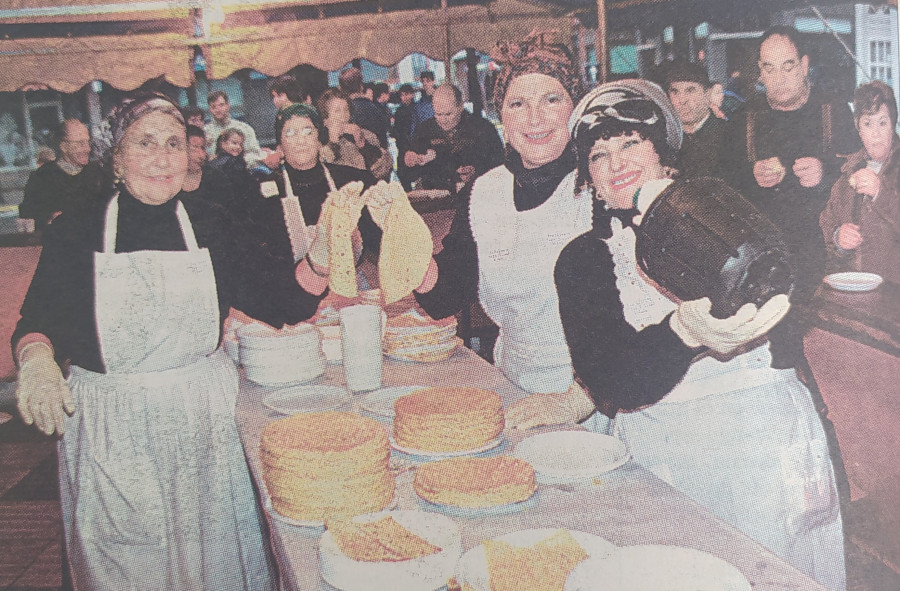 Hace 25 años | Filloas de Carnaval en Sada, Scaloni jugador de moda y la Fundación Seoane estará en Macanaz