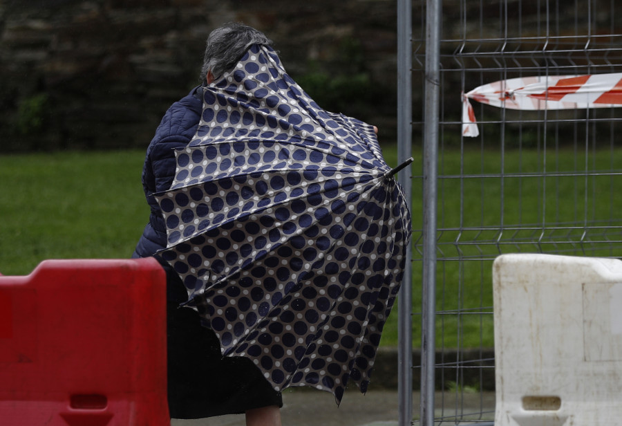 España sufre un gran temporal, con la costa gallega en alerta extrema