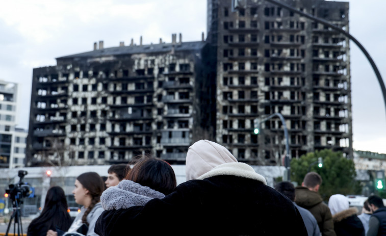 Ascienden a 10 los muertos en el incendio de Valencia