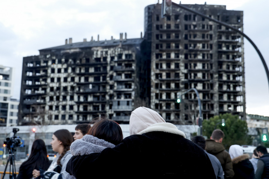 Ascienden a 10 los muertos en el incendio de Valencia