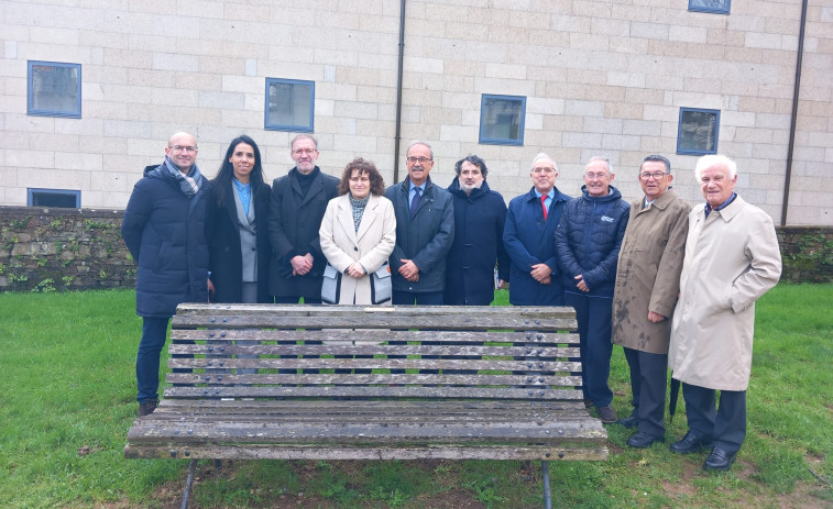 El Ayuntamiento de Santiago homenajea al economista Manuel Colmeiro y Penido con una placa en el Parque das Ciencias
