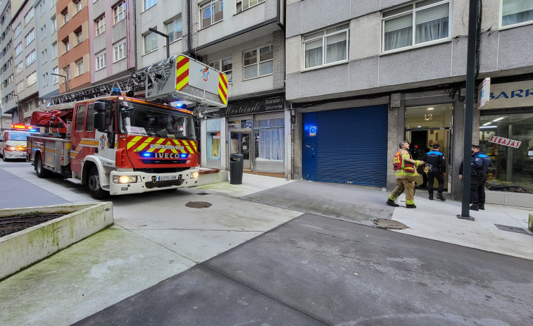 Un fallo en un cuadro eléctrico provoca un incendio en un piso de Ramón Cabanillas