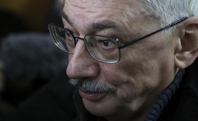 Rusia condena a 2,5 años a Oleg Orlov, líder de Memorial y Nobel de la Paz en 2022
