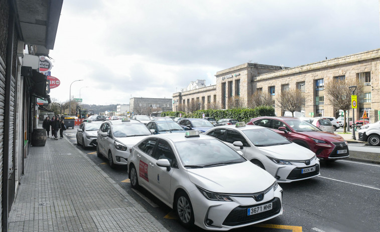 La gratuidad de los abonos de Renfe dispara la actividad de los taxis en A Coruña