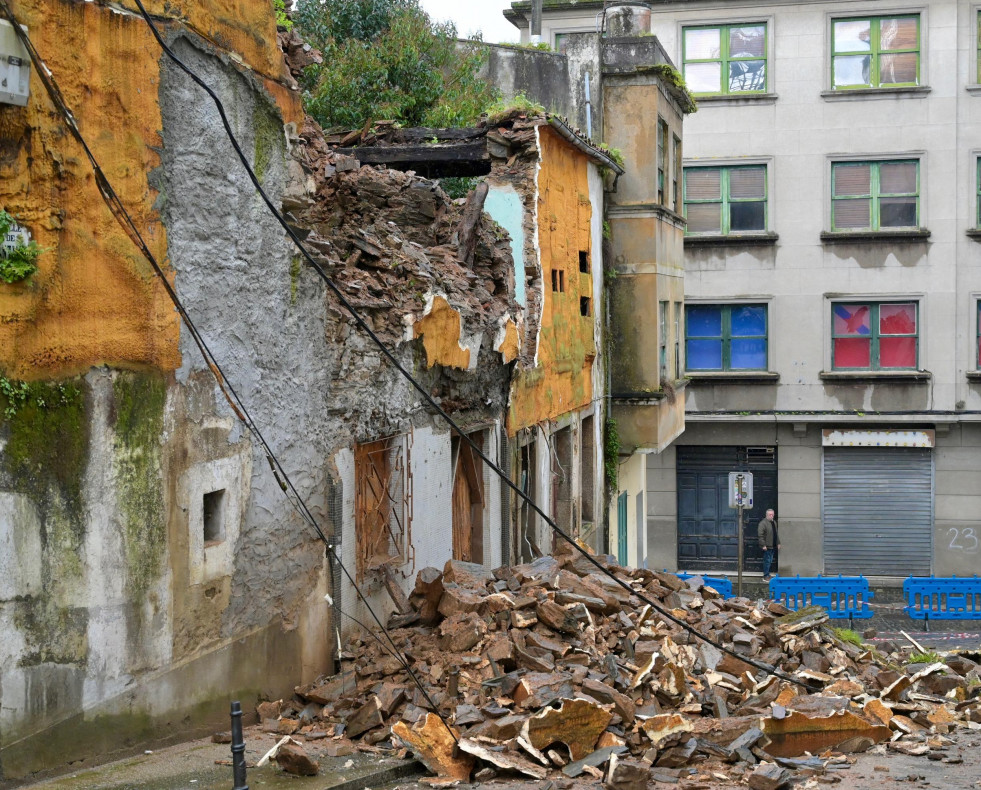 Derrumbe calle santiago betanzos
