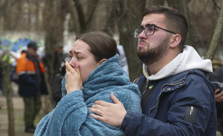 Ucrania se esfuerza por repeler los avances rusos en Donetsk en medio de falta de recursos