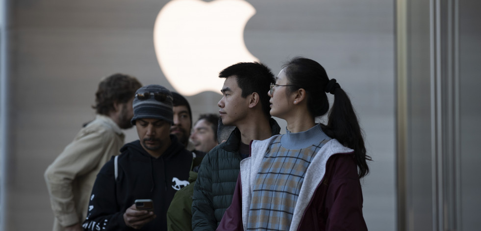 Multa de 1.840 millones a Apple por obstruir la competencia a su servicio de música