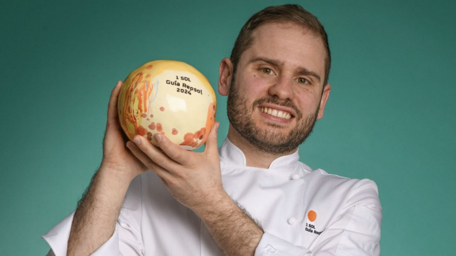 El chef compostelano Áxel Smyth consigue el Sol Sostenible de Repsol
