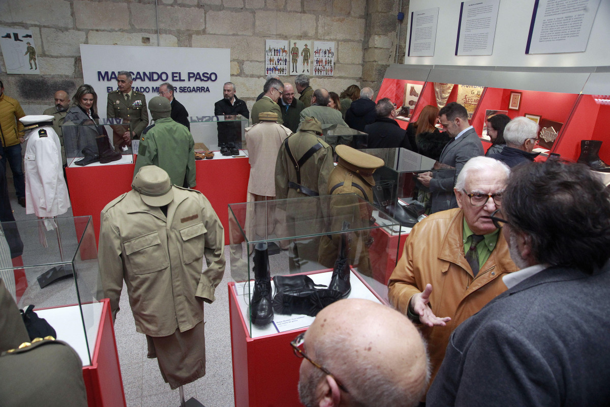 El museo militar exhibe la muestra “Marcando el paso. El calzado militar Segarra” (1)