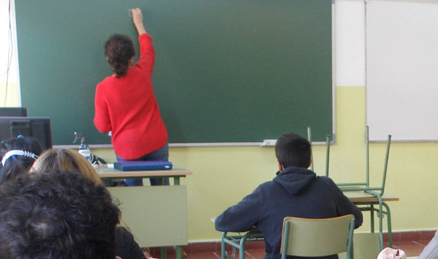 Un alumno agrede con puñetazos y patadas a una profesora en un instituto de Valencia