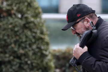 -FOTODELDÍA- MADRID, 22/02/2024.- Koldo García, exasesor del exministro socialista José Luis Ábalos, a la salida de la Audiencia Nacional este jueves. El juez de la Audiencia Nacional Ismael Moren