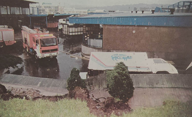 Hace 25 años | Al borde de la catástrofe en A Grela y moda en el Pazo de Mariñán