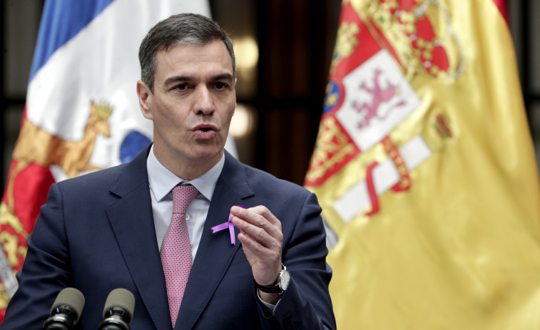 Sánchez recuerda a Ayuso que es presidenta por la lucha de muchas mujeres por la igualdad