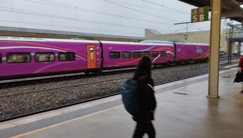 Tren AVLO en pruebas en la estación de Santiago