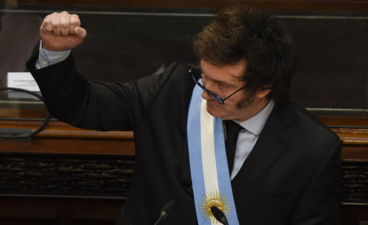 Milei y su gobierno se suben el sueldo un 48% en medio de recortes a los argentinos