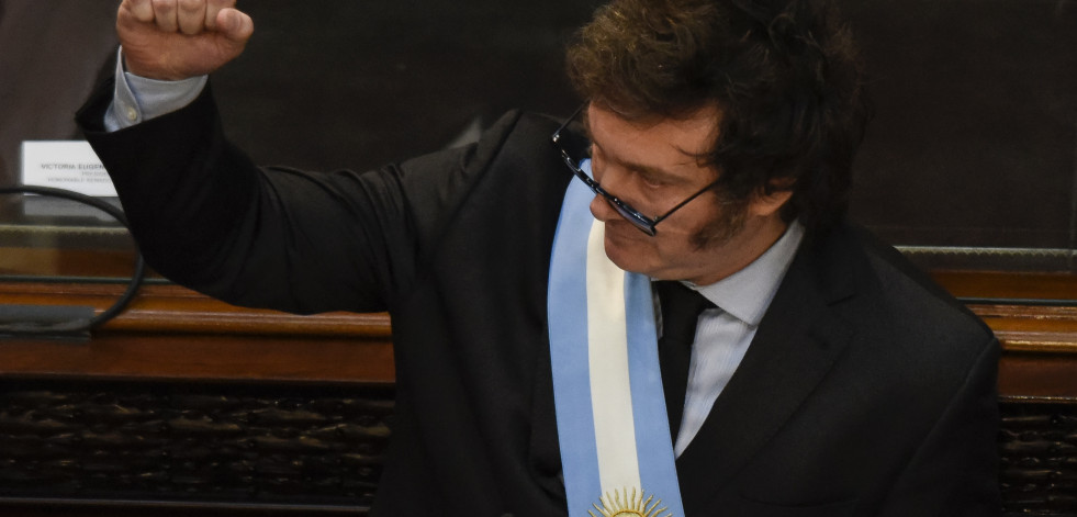 Milei y su gobierno se suben el sueldo un 48% en medio de recortes a los argentinos