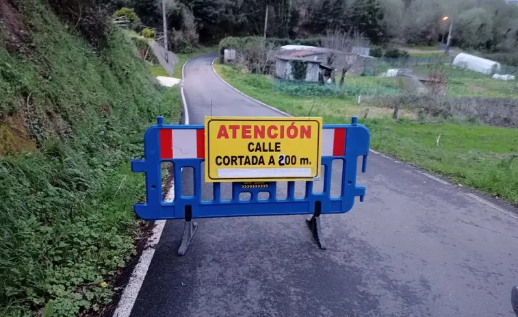 Betanzos corta el acceso a San Xiao desde Os Ánxeles por riesgo de desprendimientos