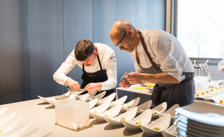 El chef gallego Rafa Centeno cocina con otros 14 Estrellas Michelin