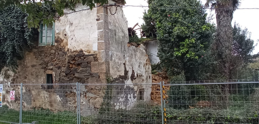 Bergondo urge a la Iglesia a vender al municipio la Rectoral de Guísamo