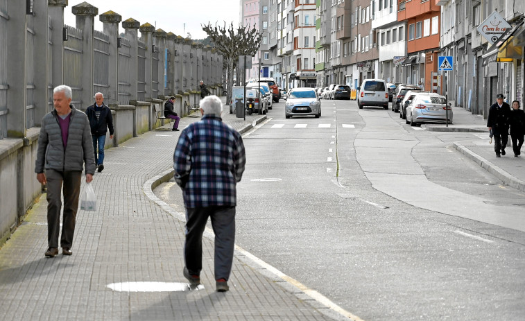 La reurbanización de A Sardiñeira deja de lado el problema de aparcamiento  en la zona