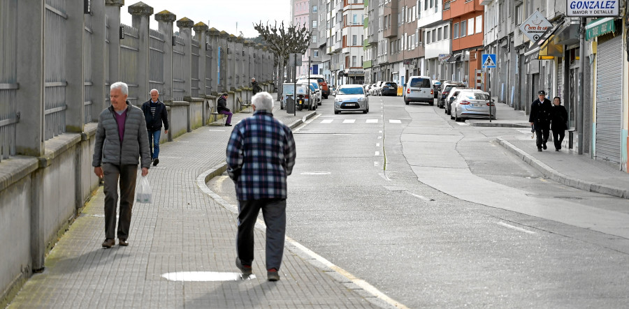 La reurbanización de A Sardiñeira deja de lado el problema de aparcamiento  en la zona