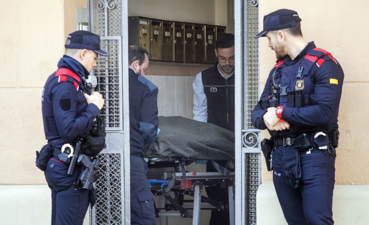 Un hombre mata a sus padres y se suicida en Barcelona