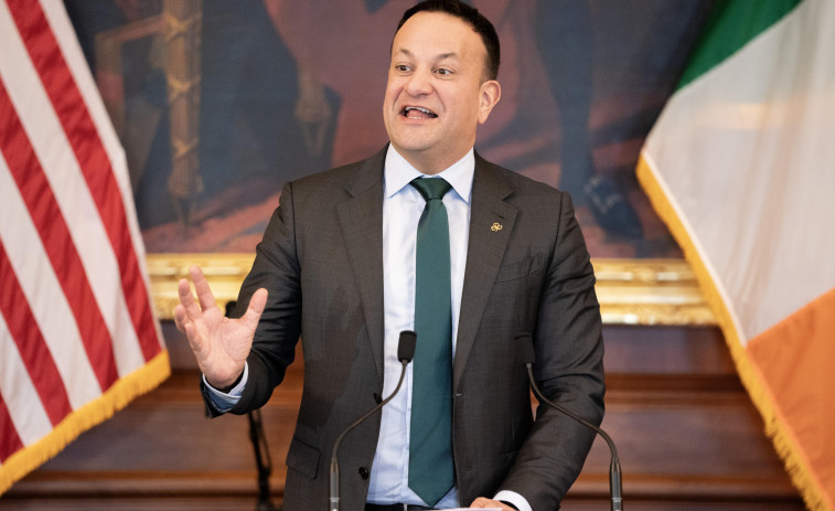 Dimite el primer ministro irlandés, el democristiano Leo Varadkar