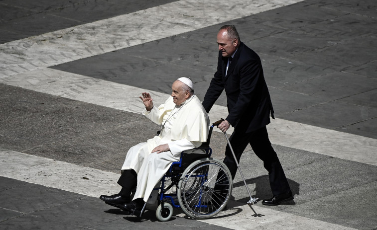 El papa arrastra sus problemas respiratorios, pero mantiene todos los actos y audiencias